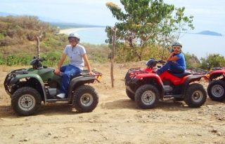  Gite in quad sulla spiaggia 